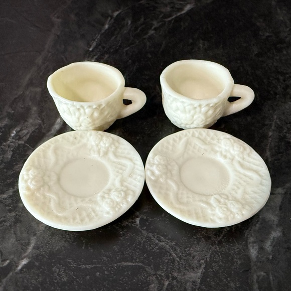 FLORAL FANTASY Eight Piece Miniature Tea Set - Picture 5 of 16